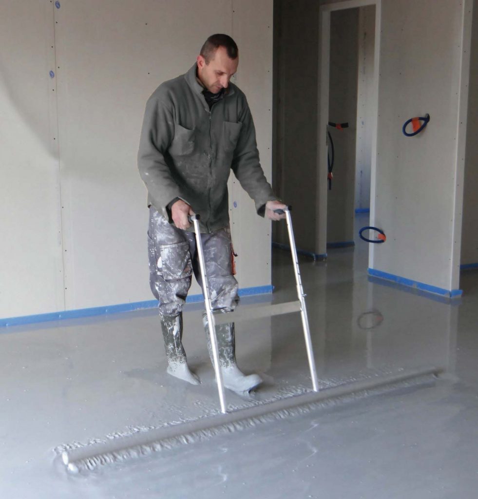 Maquinas, construção, Autonivelantes, teste de fluidez para autonivelantes, Flow test, betonilha autonivelante, Aplicação de Autonivelantes Rodo para betonilha, Rodos para betonilhas liquidas, autonivelantes, ferramentas construção