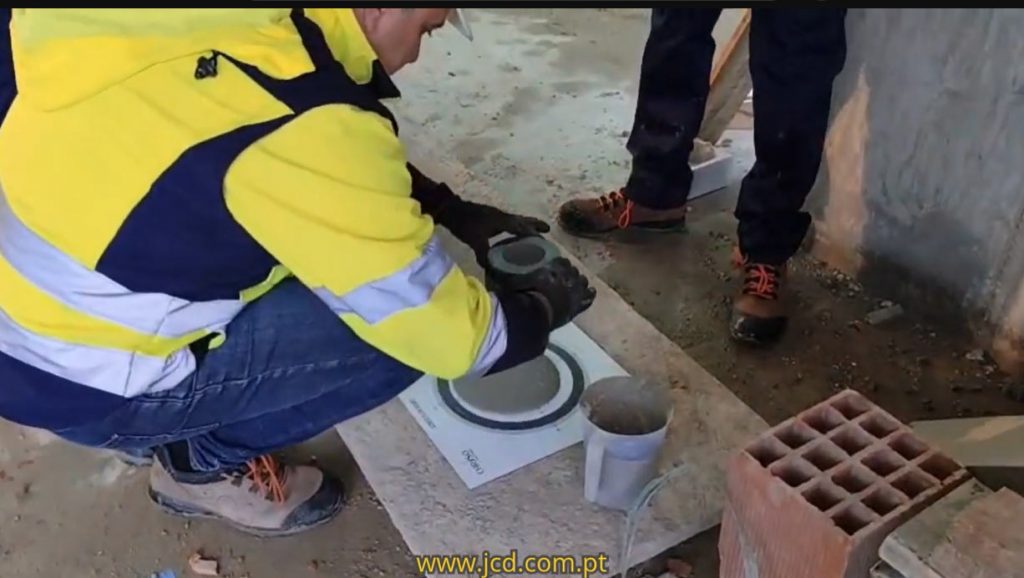 teste de fluidez para autonivelantes, Flow test, betonilha autonivelante